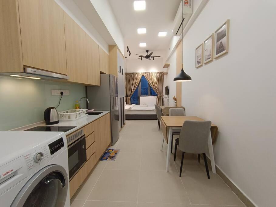 Cl 27A Insta Klcc View & Infinity Pool View Apartment Kuala Lumpur Exterior photo