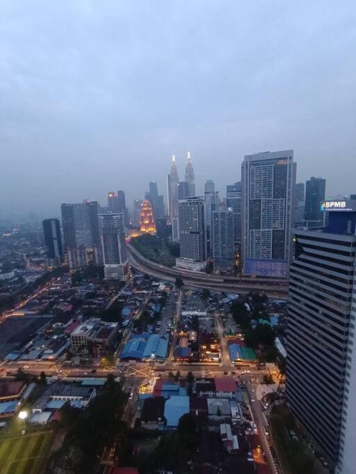 Cl 27A Insta Klcc View & Infinity Pool View Apartment Kuala Lumpur Exterior photo