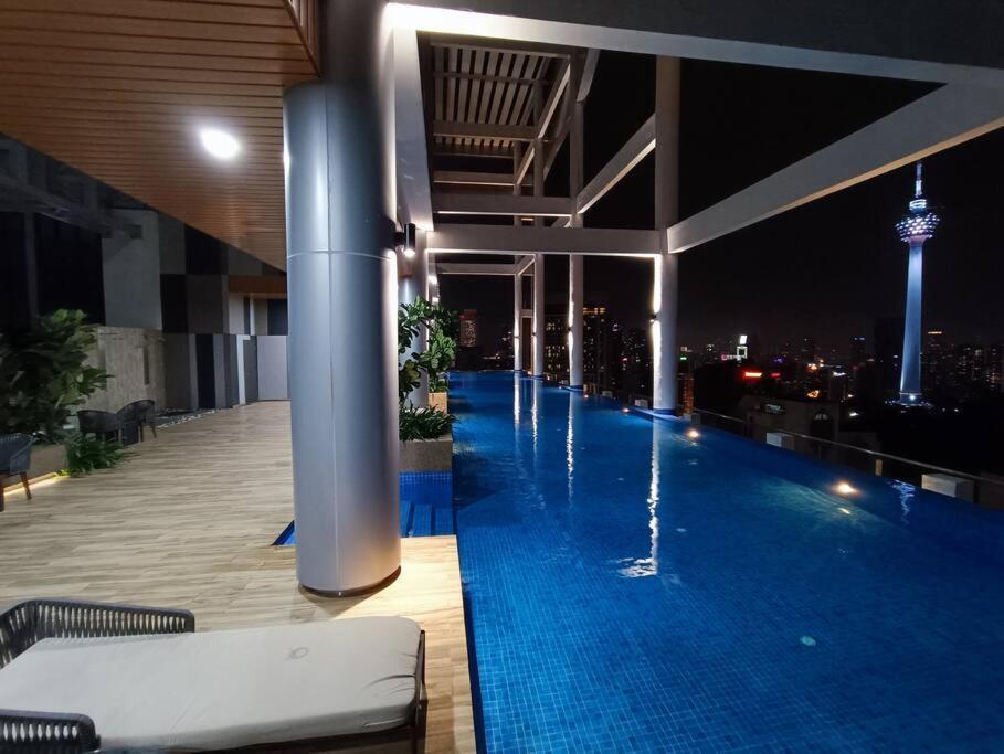 Cl 27A Insta Klcc View & Infinity Pool View Apartment Kuala Lumpur Exterior photo