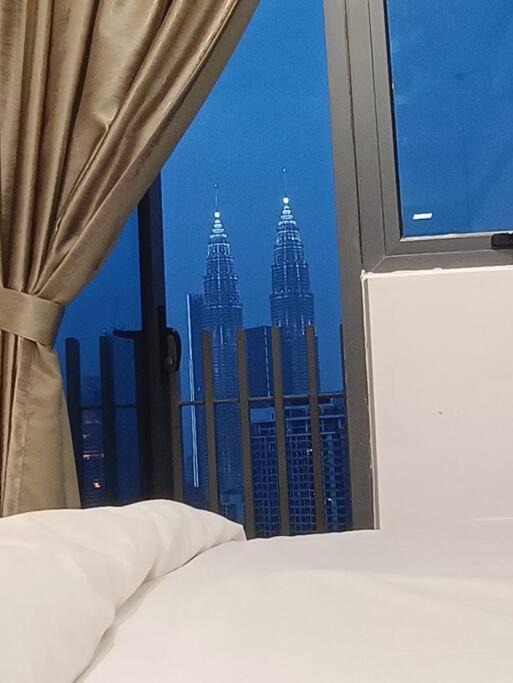 Cl 27A Insta Klcc View & Infinity Pool View Apartment Kuala Lumpur Exterior photo