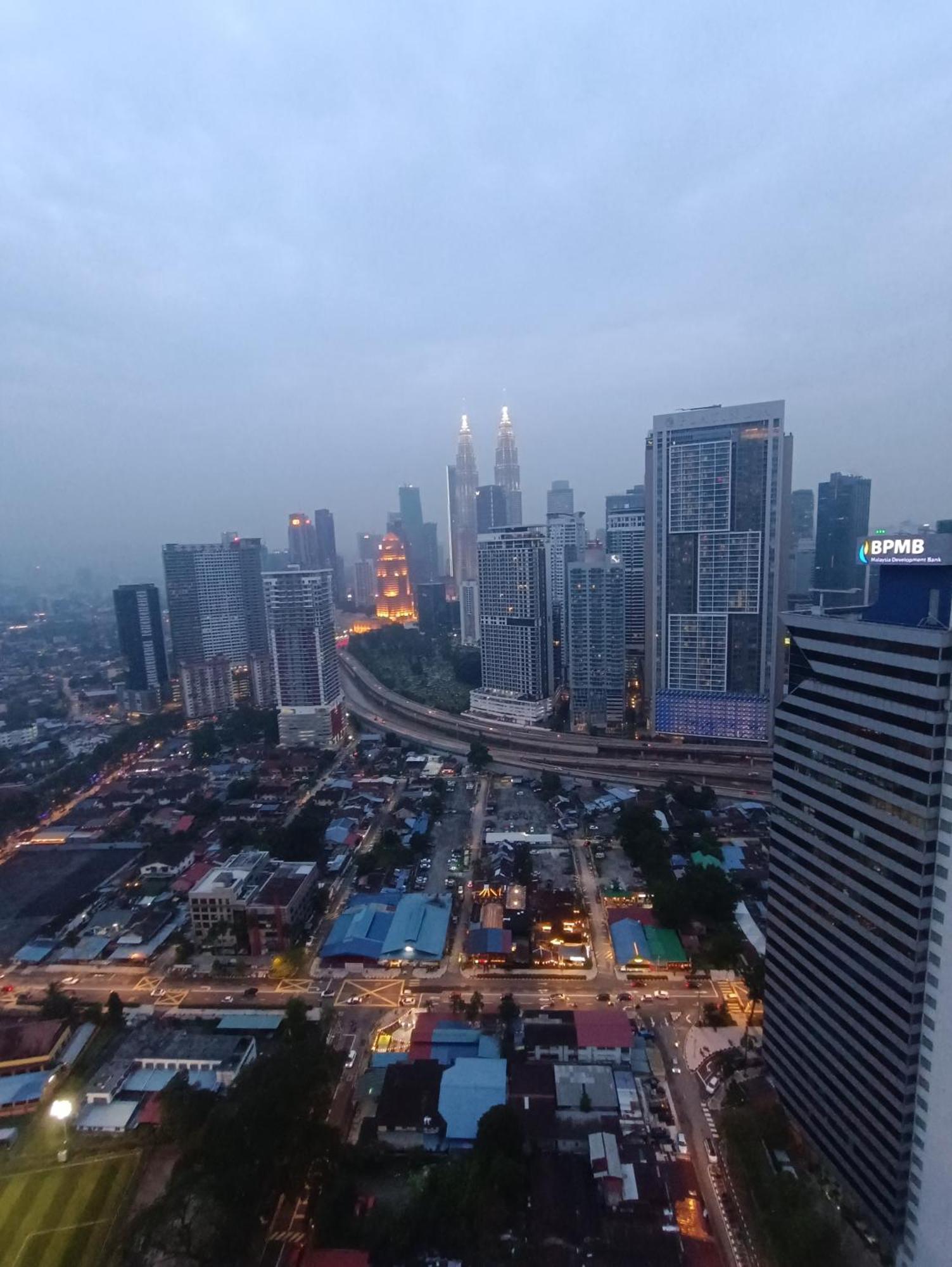 Cl 27A Insta Klcc View & Infinity Pool View Apartment Kuala Lumpur Exterior photo